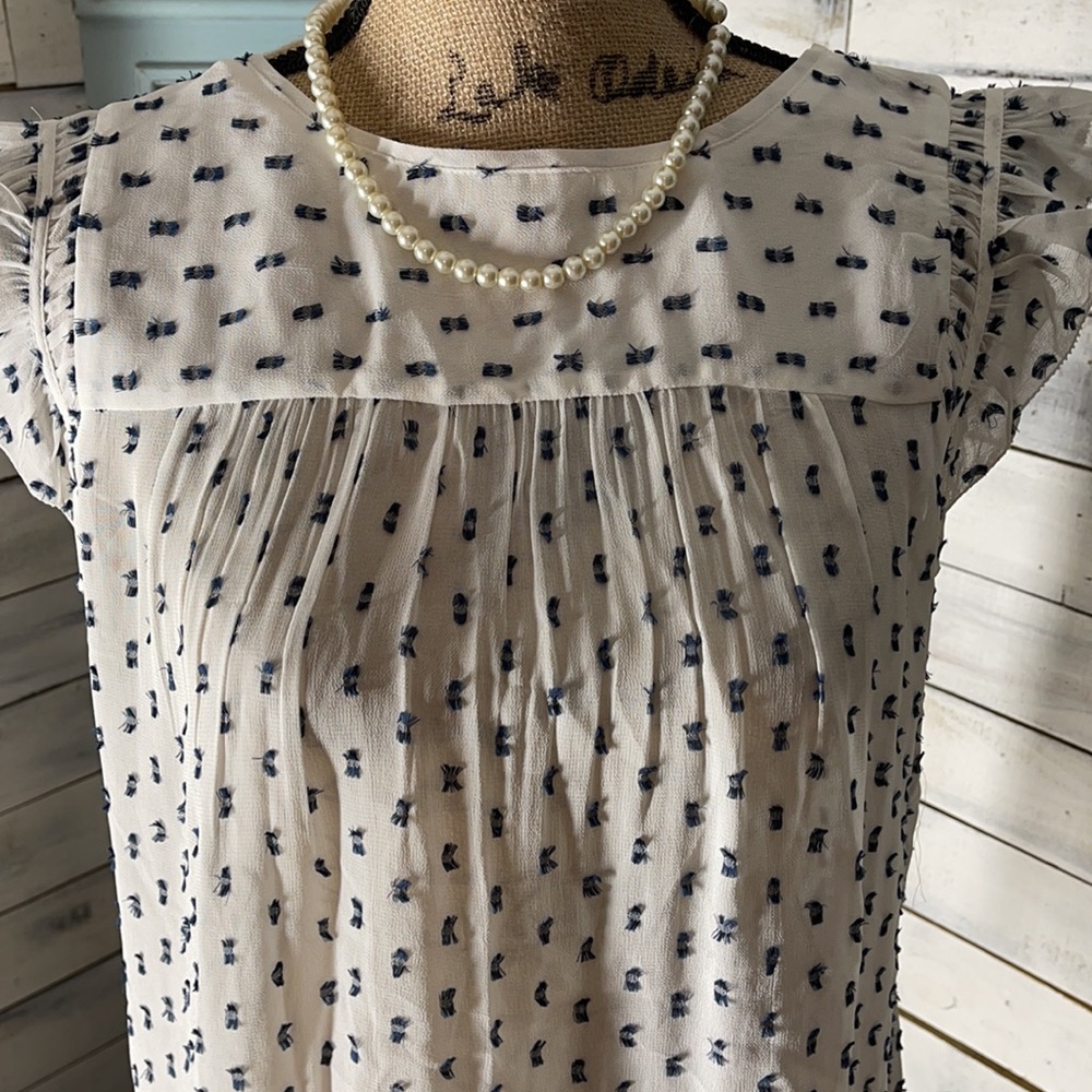 Loft blouse 👚 - Picture 2 of 4